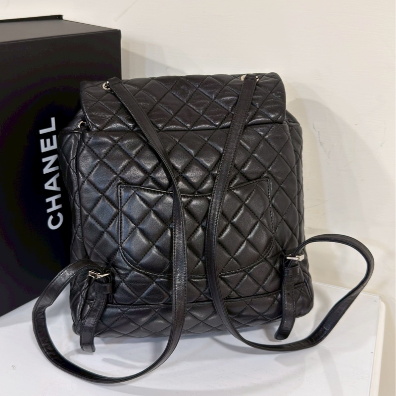 老錢千金感❤️‍🔥Chanel香奈兒黑銀羊皮中號薩爾茲堡雙肩後背包通勤背包-12