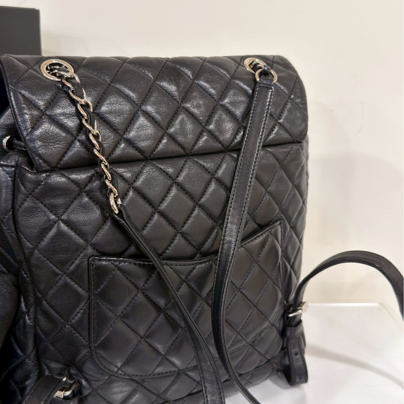 老錢千金感❤️‍🔥Chanel香奈兒黑銀羊皮中號薩爾茲堡雙肩後背包通勤背包-19