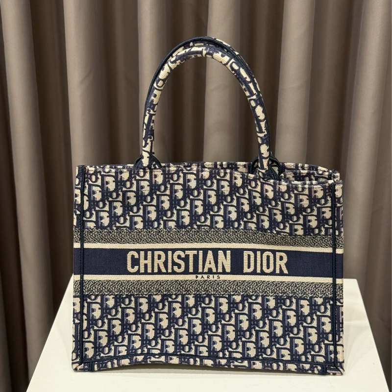 （經典必買）Dior迪奧 緹花刺繡Book tote 小型托特包-0