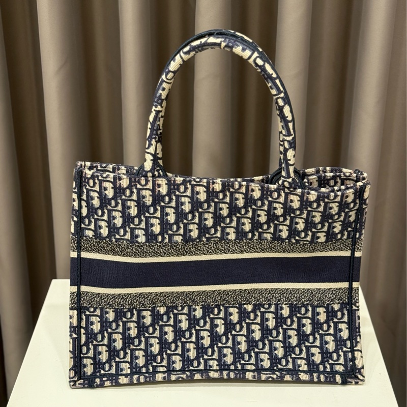 （經典必買）Dior迪奧 緹花刺繡Book tote 小型托特包-1