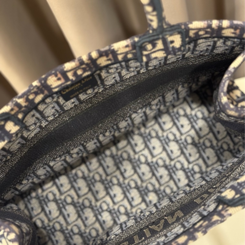 （經典必買）Dior迪奧 緹花刺繡Book tote 小型托特包-2