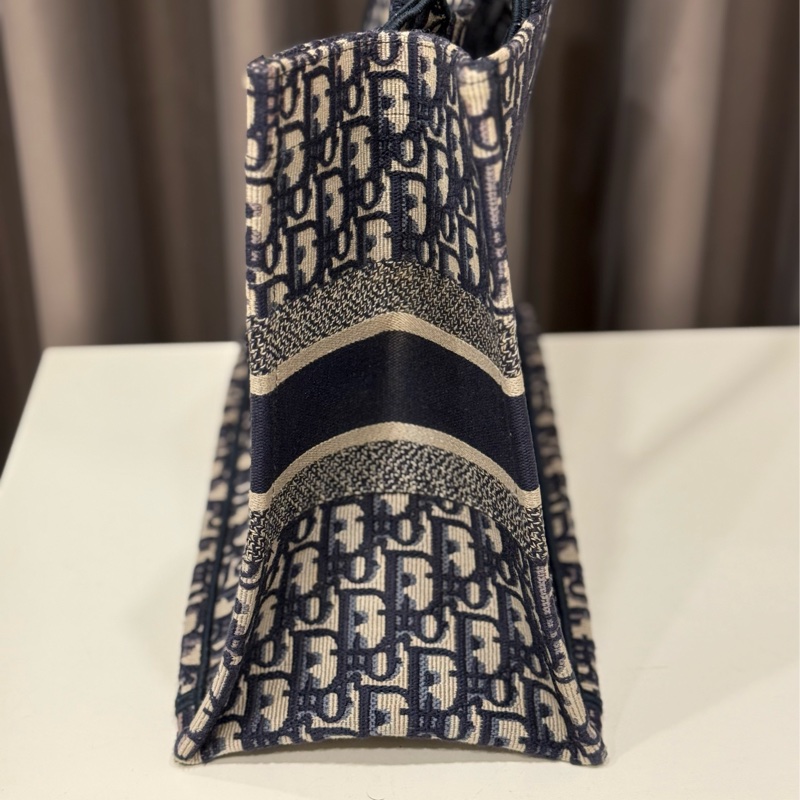 （經典必買）Dior迪奧 緹花刺繡Book tote 小型托特包-7