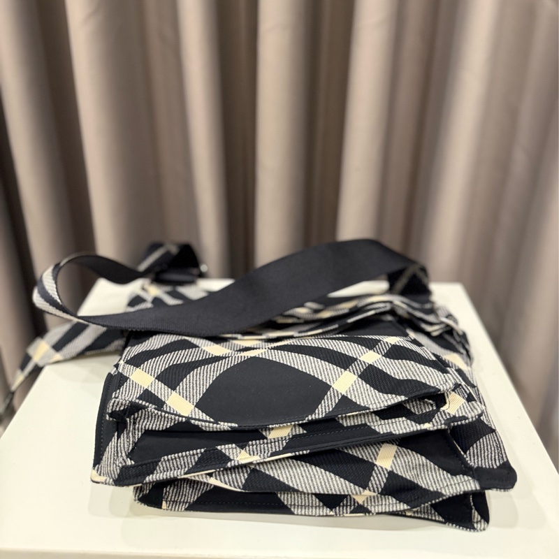 （全新甜價）BURBERRY 巴寶莉 中款 Trench 格紋棉混紡肩背托特包-4