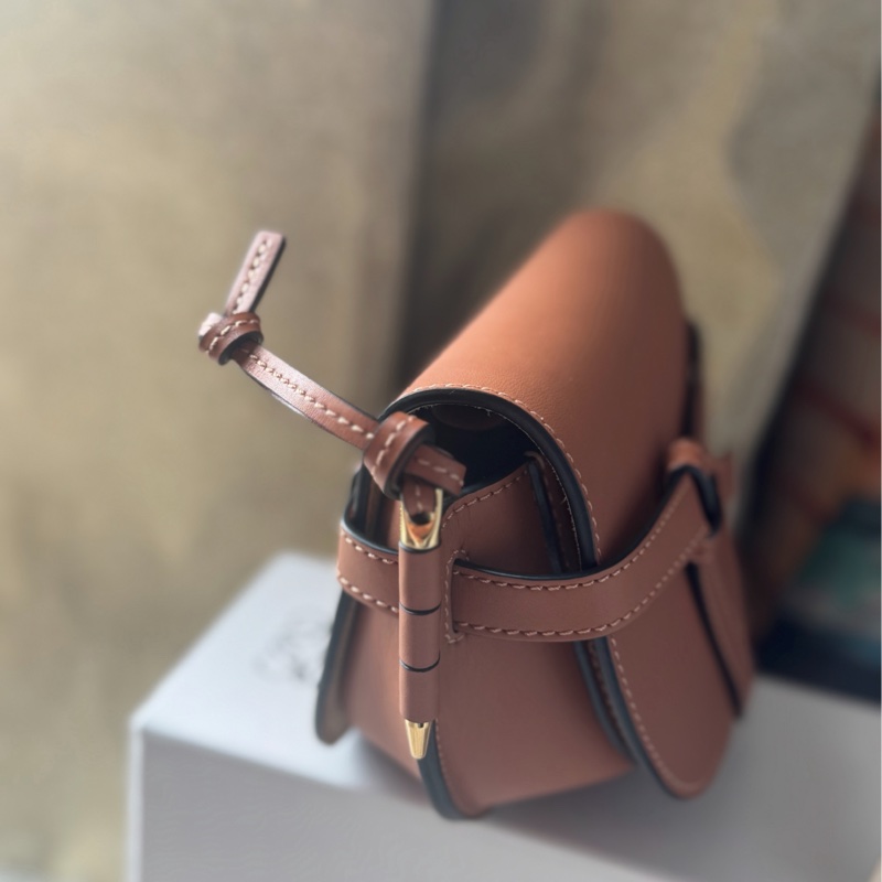 全新Loewe Gate Dual mini馬鞍包 焦糖色寬肩帶-1