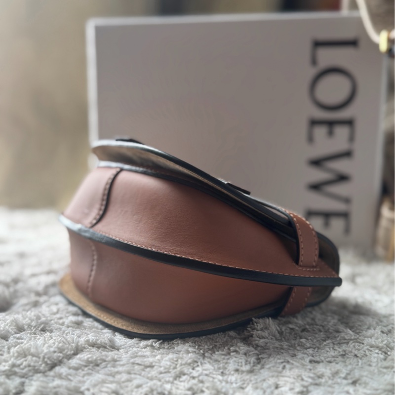 全新Loewe Gate Dual mini馬鞍包 焦糖色寬肩帶-2