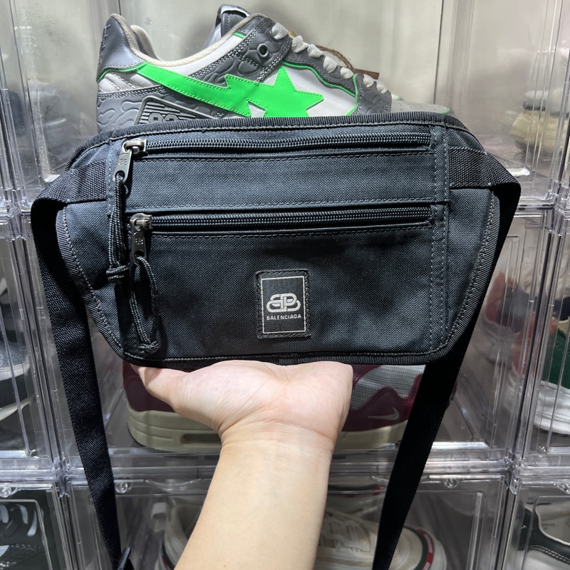 巴黎世家 絕版腰包 特價就一顆-0