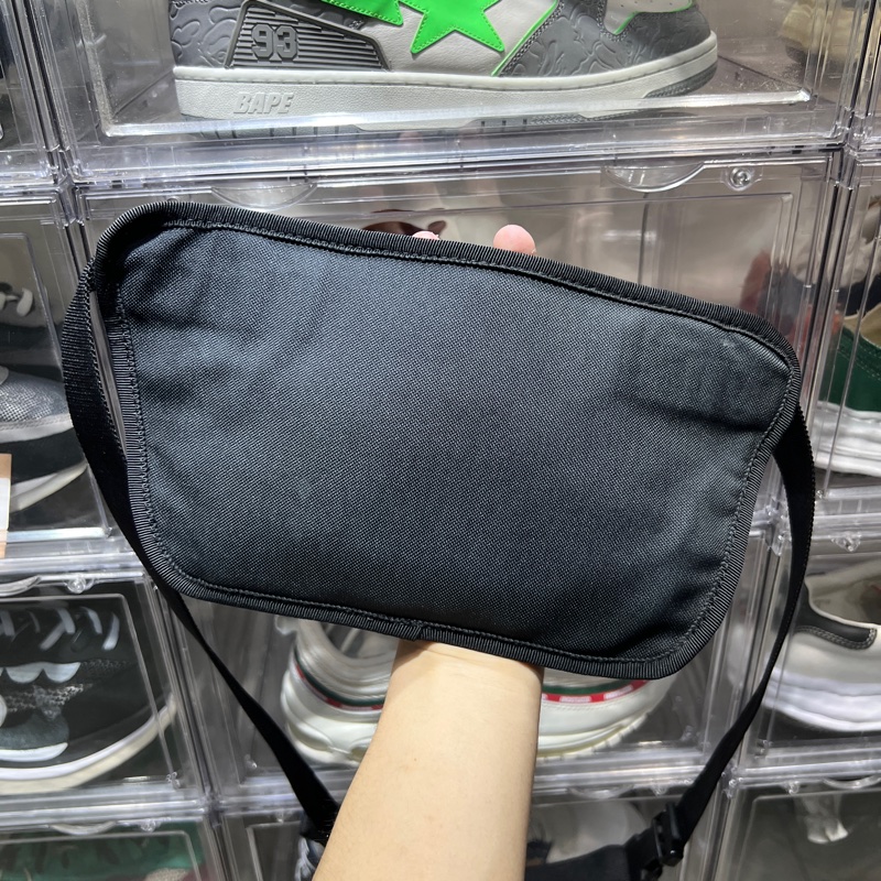 巴黎世家 絕版腰包 特價就一顆-2