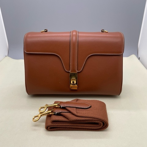 賽琳/Celine  焦糖色牛皮金扣soft 16單肩包 尺寸：24×17×6cm  附件：肩帶