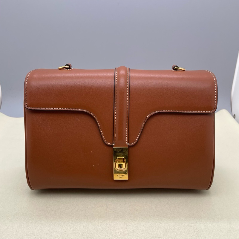 賽琳/Celine  焦糖色牛皮金扣soft 16單肩包 尺寸：24×17×6cm  附件：肩帶-1