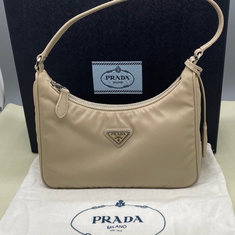 99新普拉達/Prada  迷你 駱駝色 尼龍手袋單肩包再生尼龍迷你手袋 尺寸：18.0×6.5×22.cm 附件：塵袋