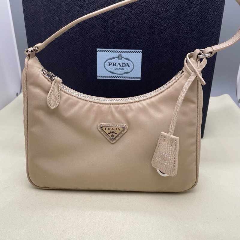 99新普拉達/Prada  迷你 駱駝色 尼龍手袋單肩包再生尼龍迷你手袋 尺寸：18.0×6.5×22.cm 附件：塵袋-1