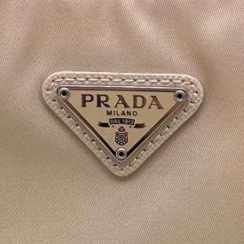 99新普拉達/Prada  迷你 駱駝色 尼龍手袋單肩包再生尼龍迷你手袋 尺寸：18.0×6.5×22.cm 附件：塵袋-7