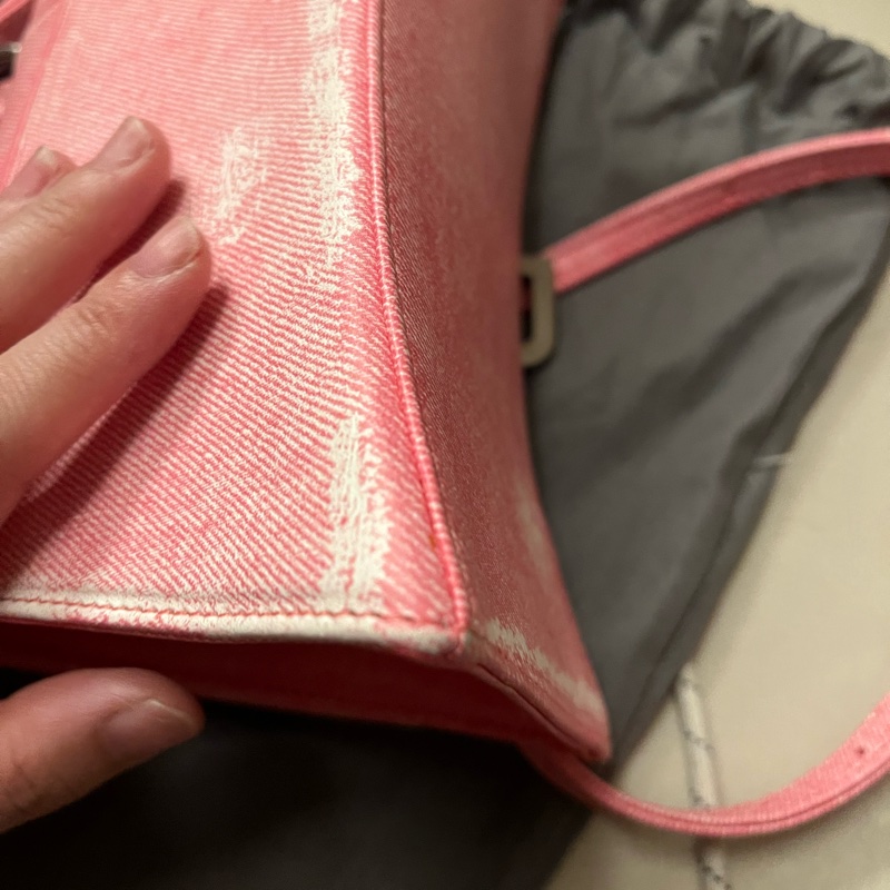 全新 BALENCIAGA 皮革 沙漏包  斜背包 巴黎世家 粉色牛仔s號原價92500-9