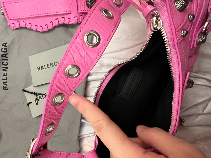 全新BALENCIAGA 巴黎世家機車包 原價8/9萬忘了-1