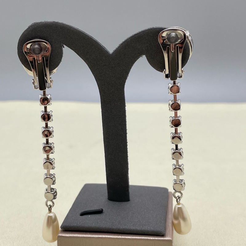 繆繆/Miu Miu  鑽珍珠長款耳夾 附件：盒子-3