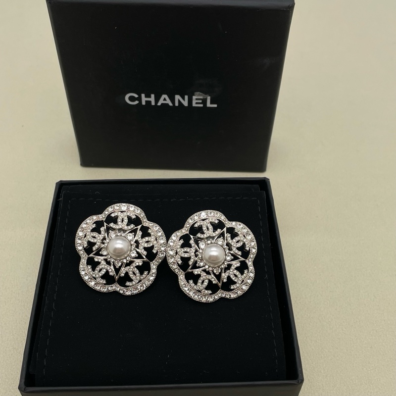 Chanel/香奈兒 山茶花耳釘，經典雙C標誌，滿鑽鑲嵌 c20 附件：盒子-1
