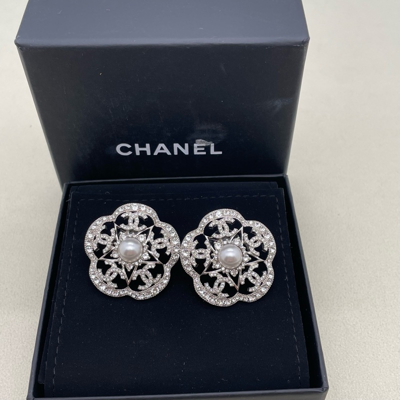 Chanel/香奈兒 山茶花耳釘，經典雙C標誌，滿鑽鑲嵌 c20 附件：盒子-2
