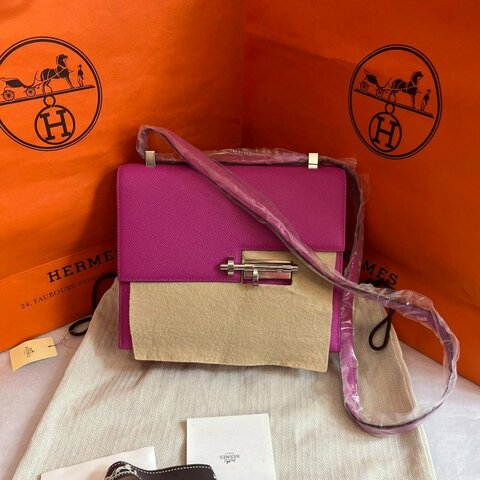 閒置新 Hermes愛馬仕 Verrou23 插銷包/手槍包 玉蘭粉 銀扣 Epsom皮