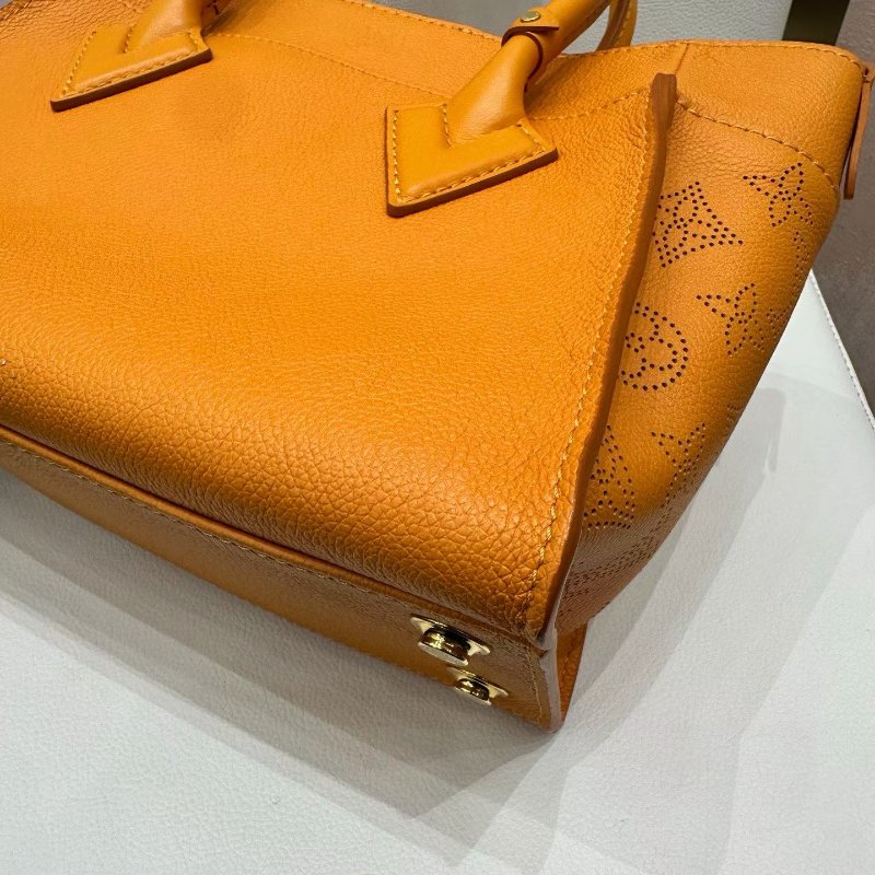 LV 芯片款 on my side 黃色全皮鏤空小號 25*20 99新配件塵袋-4