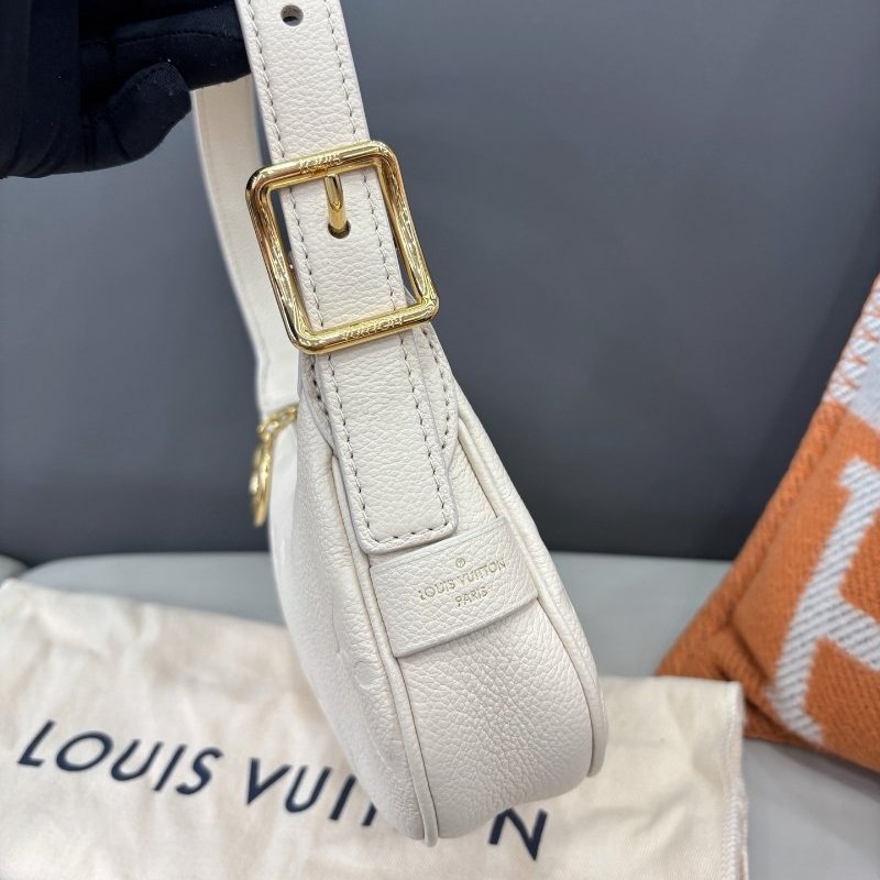 近新品 路易威登/Louis Vuitton 奶白色全皮壓紋mini moon豌荳包 芯片款-2