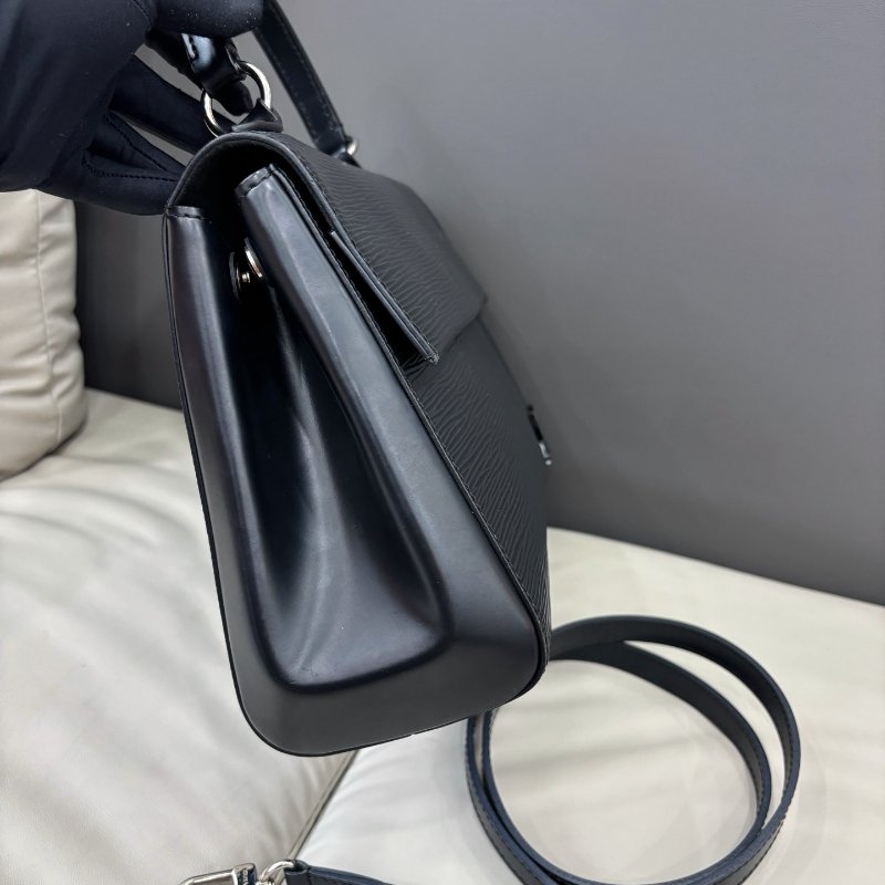 路易威登/Louis Vuitton 黑色水波紋克魯尼Cluny BB-2