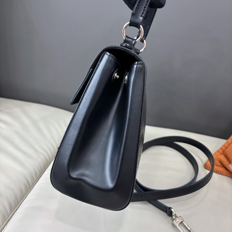 路易威登/Louis Vuitton 黑色水波紋克魯尼Cluny BB-3