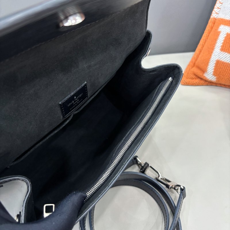 路易威登/Louis Vuitton 黑色水波紋克魯尼Cluny BB-9