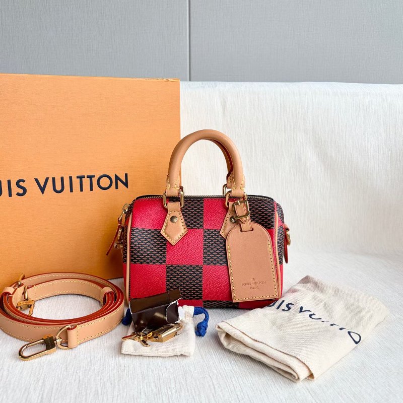 LV speedy Nano紅色棋盤格芯片款 17*12*10  98新配件肩帶 鑰匙*2 鎖 塵袋-2