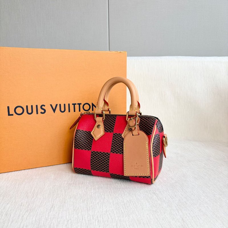 LV speedy Nano紅色棋盤格芯片款 17*12*10  98新配件肩帶 鑰匙*2 鎖 塵袋-5