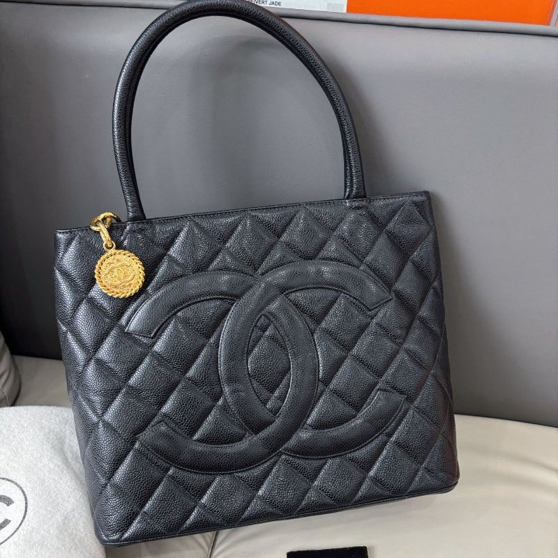 香奈兒/Chanel 黑金荔枝皮希爾頓肩背包-5