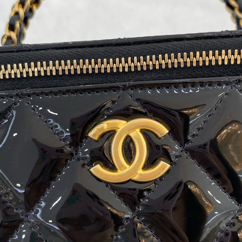 Chanel香奈兒22K黑金漆皮編織手柄長盒子化妝包，芯片款，內含鏡子，尺寸：17*10cm-14