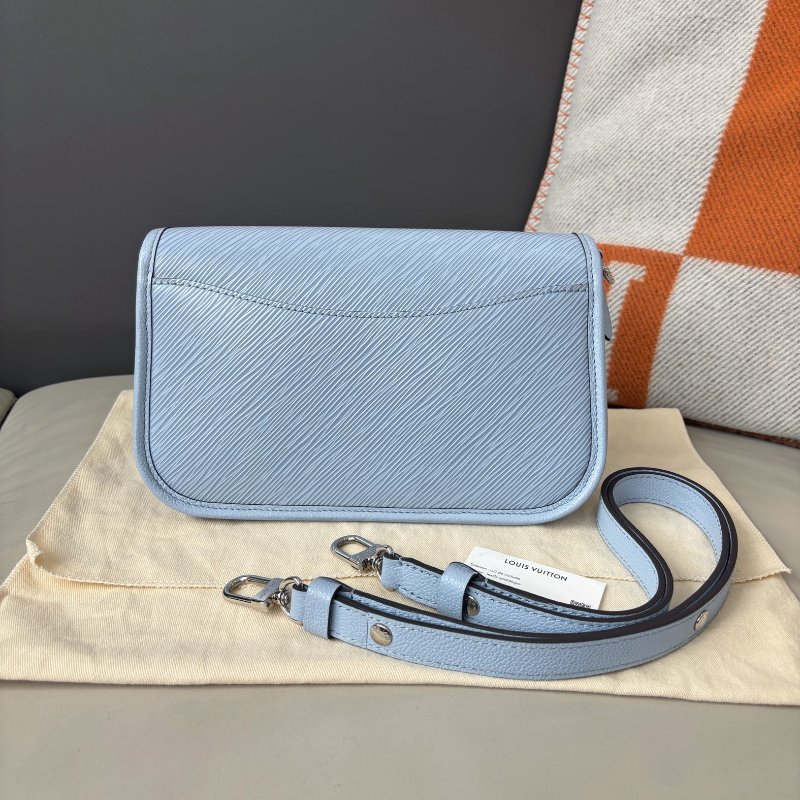 閒置新 路易威登/Louis Vuitton 淺藍色水波紋Buci法棍包 芯片款-1