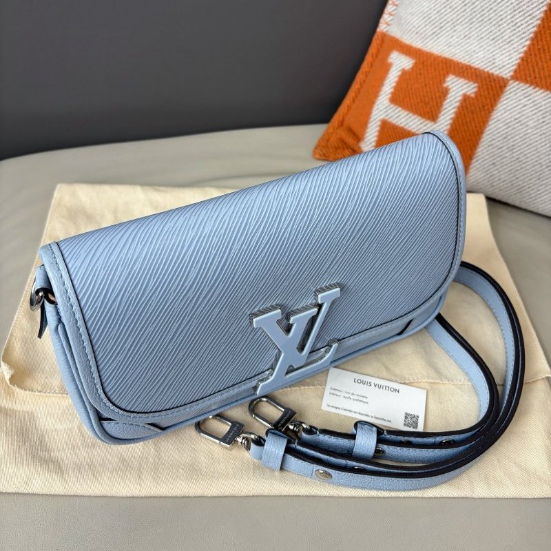 閒置新 路易威登/Louis Vuitton 淺藍色水波紋Buci法棍包 芯片款-4