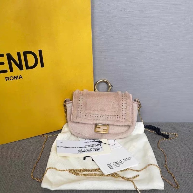 Fendi Nano迷你鏈條包斜背包11*8cm 99新配件塵袋-1