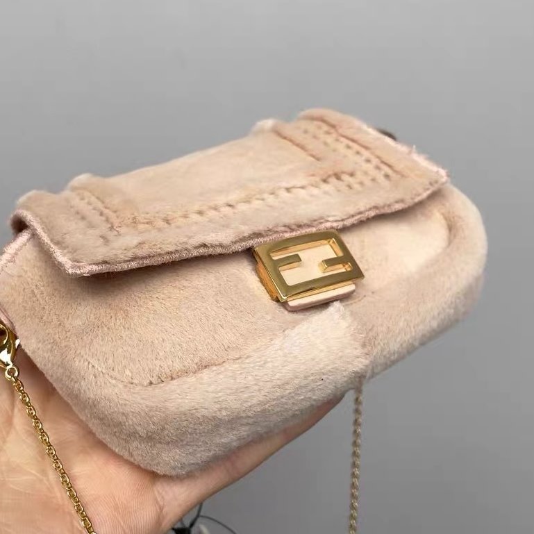 Fendi Nano迷你鏈條包斜背包11*8cm 99新配件塵袋-2