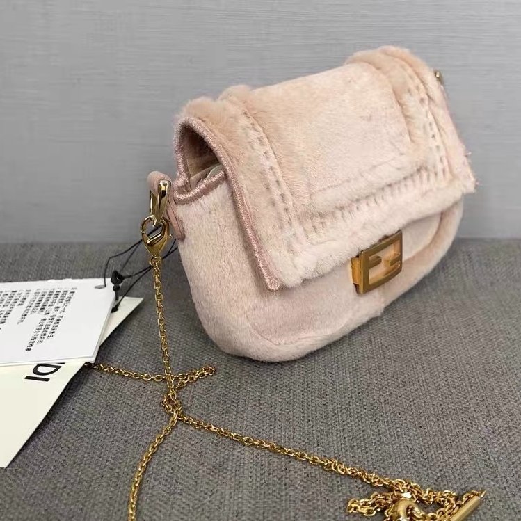 Fendi Nano迷你鏈條包斜背包11*8cm 99新配件塵袋-4