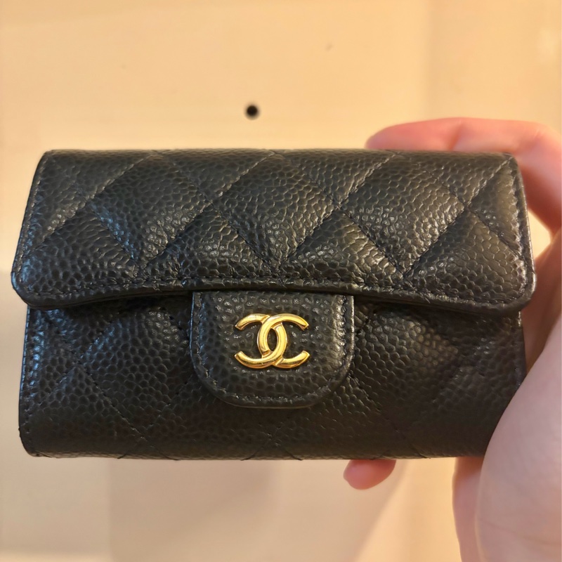 CHANEL 經典款 雙C 單層卡包/名片夾 (黑色 x 荔枝紋牛皮 x 金釦)-0