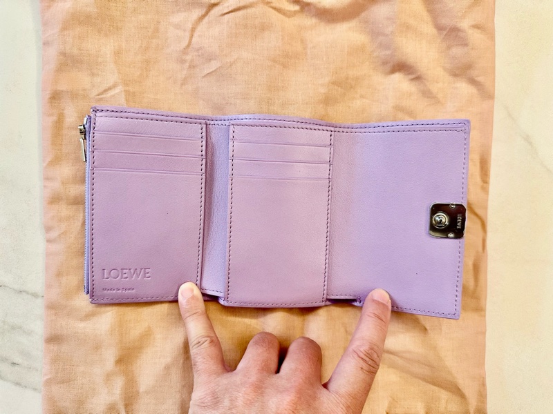 Loewe 紫色三折短夾-2