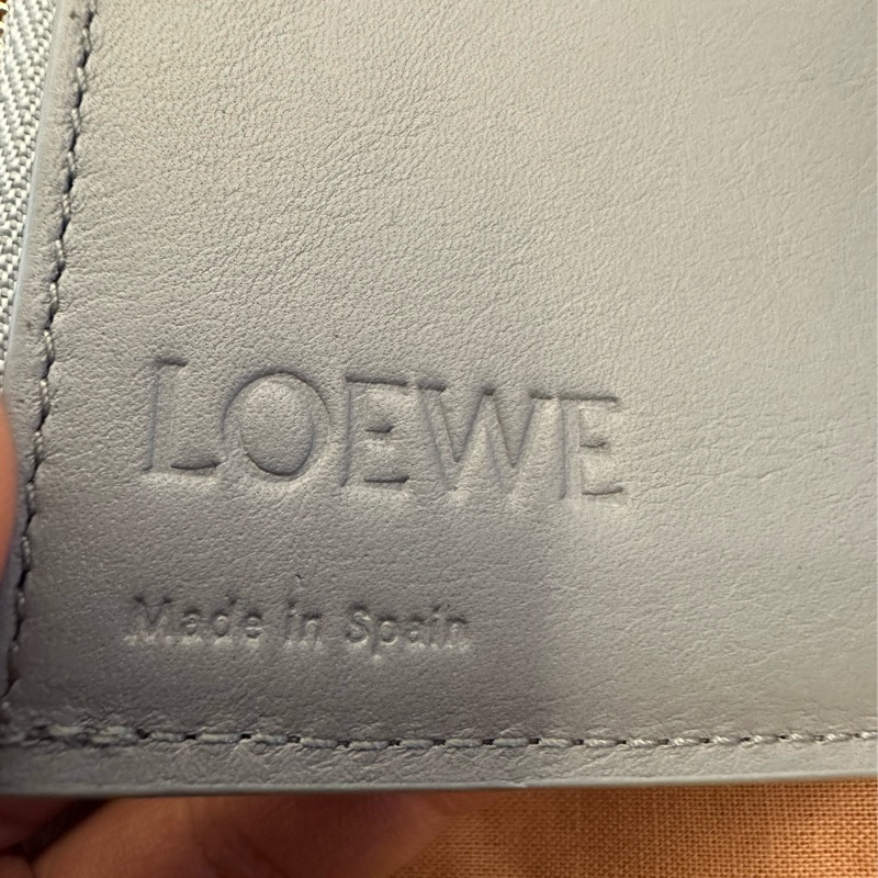Loewe 淡藍色 三折短夾-4
