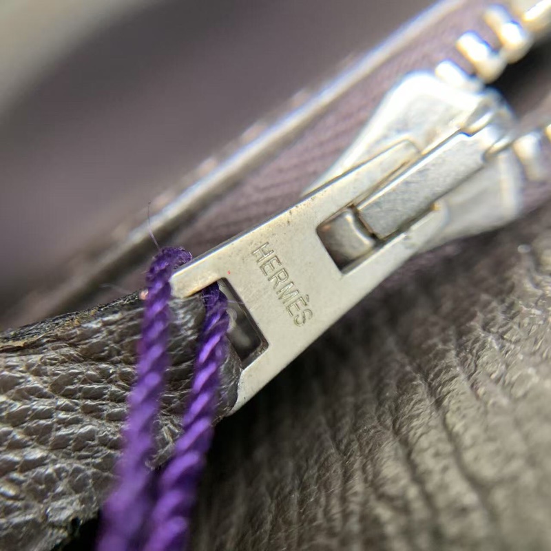 H260425）zz)二手Hermes Steve 男包郵差包巧克力色，o刻印愛馬仕熱門男包款，邊角油邊有磨損內里有划痕-21