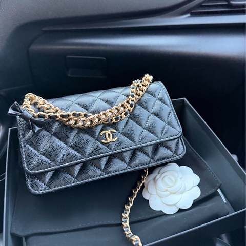 Chanel荔枝牛woc 蝴蝶結吊飾風琴包2024春夏近全新香奈兒