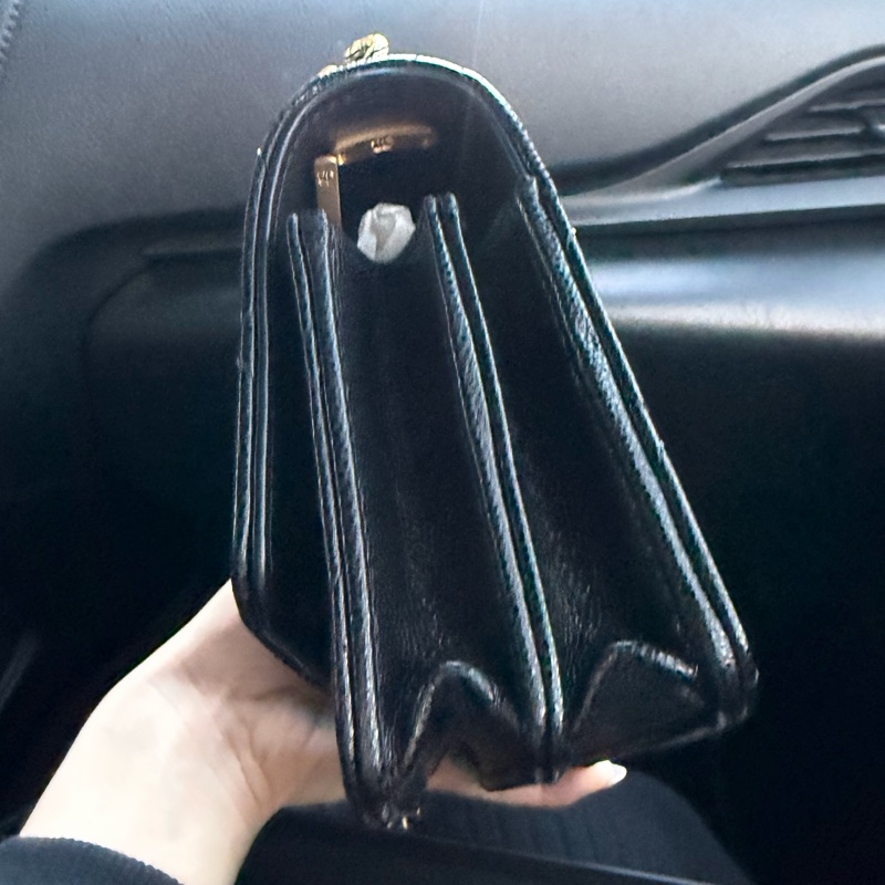 Chanel荔枝牛woc 蝴蝶結吊飾風琴包2024春夏近全新香奈兒-7