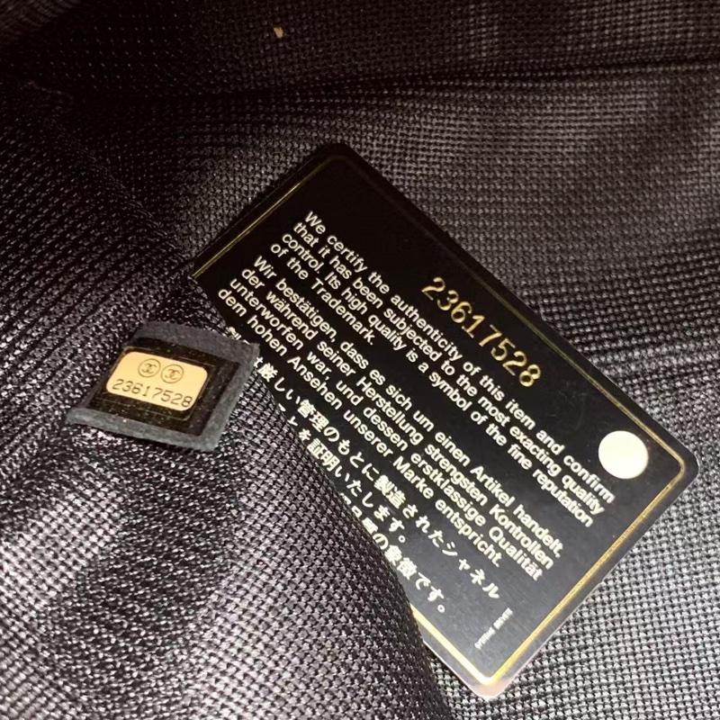 H260425）zz）二手Chanel cf機場包xxl紅色荔枝牛皮好成色一隻，整體乾淨邊角完好，內里也是乾乾淨淨的，邊角有輕微磨損發黑，鏈條有輕磨損發黑-4