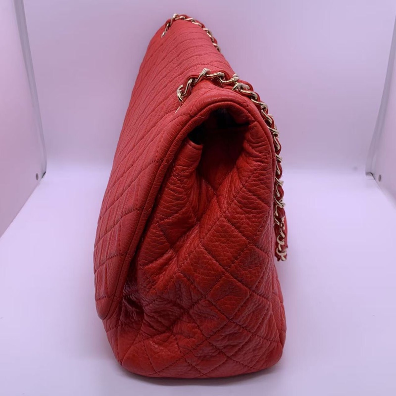 H260425）zz）二手Chanel cf機場包xxl紅色荔枝牛皮好成色一隻，整體乾淨邊角完好，內里也是乾乾淨淨的，邊角有輕微磨損發黑，鏈條有輕磨損發黑-6