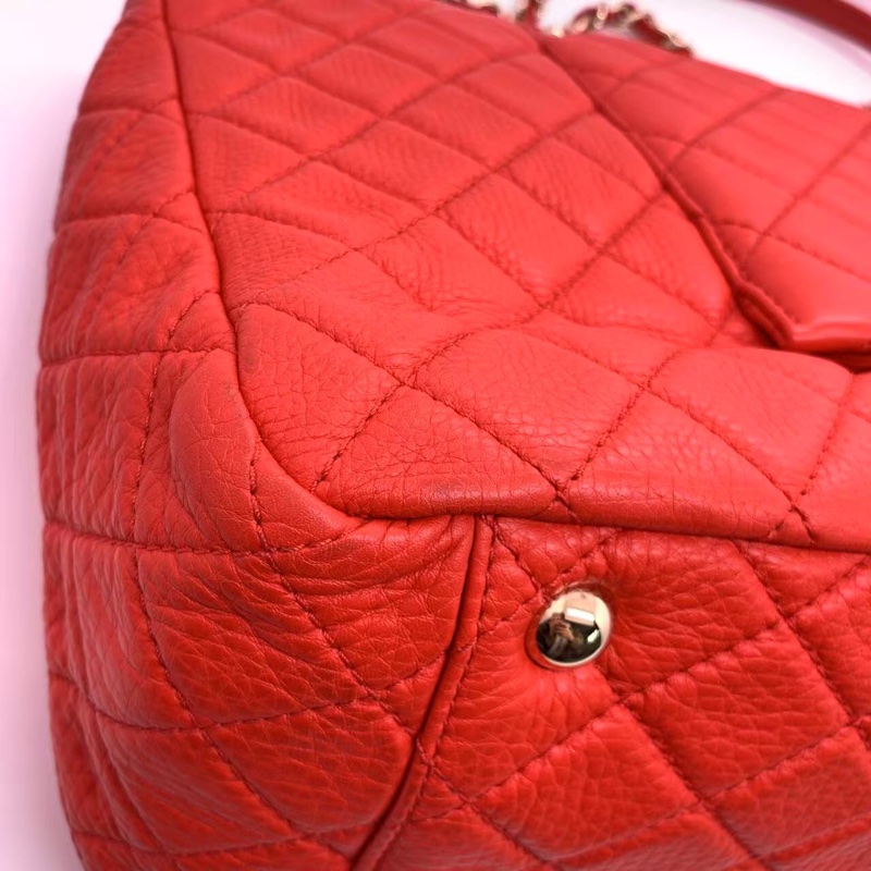 H260425）zz）二手Chanel cf機場包xxl紅色荔枝牛皮好成色一隻，整體乾淨邊角完好，內里也是乾乾淨淨的，邊角有輕微磨損發黑，鏈條有輕磨損發黑-16