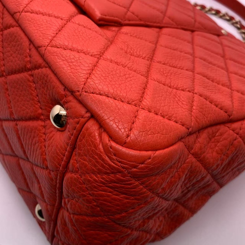 H260425）zz）二手Chanel cf機場包xxl紅色荔枝牛皮好成色一隻，整體乾淨邊角完好，內里也是乾乾淨淨的，邊角有輕微磨損發黑，鏈條有輕磨損發黑-17
