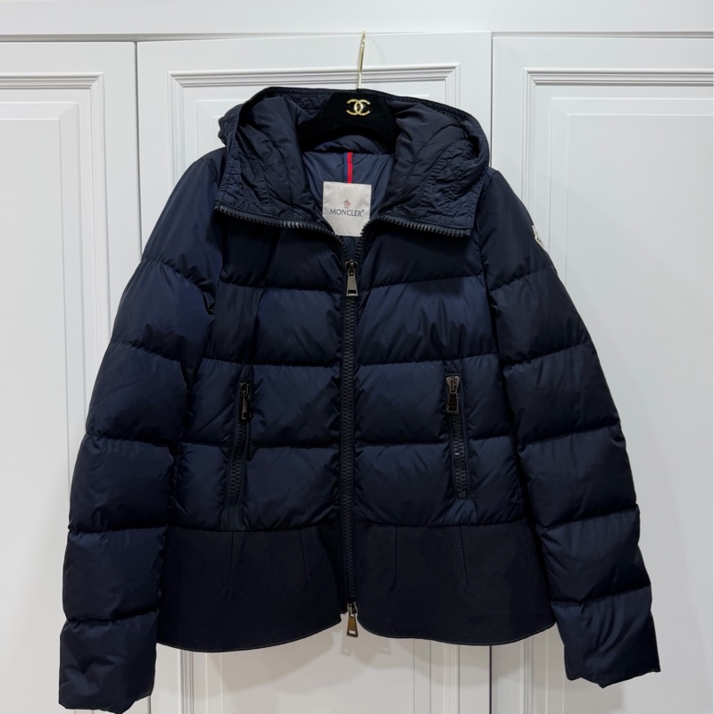 MONCHER NESEA GIUBBOTTO 深藍 藏青 荷葉邊 羽絨 羽絨外套 防風外套 夾克 外套-16