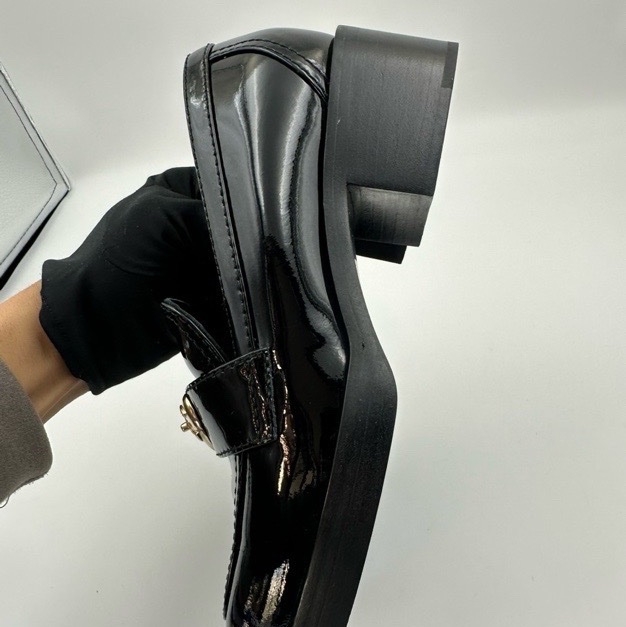 CHANEL 香奈兒 愛心雙Clogo 徽標簡約圓頭 休閒單鞋 女款 黑色 尺碼：36.5碼 附件：無-5