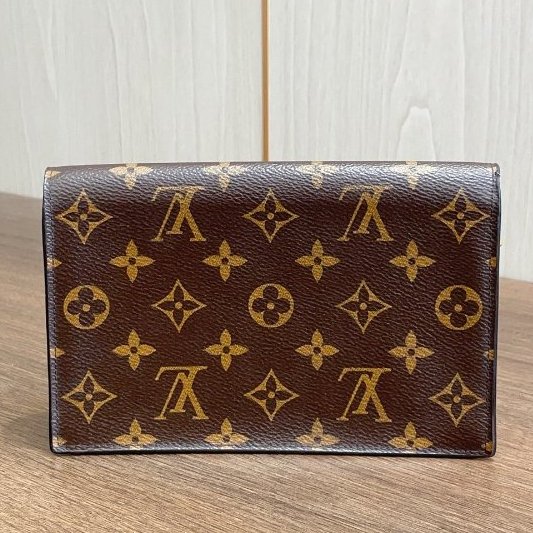 路易威登/Louis Vuitton Flore繫列WOC老花玫紅鏈條包-1