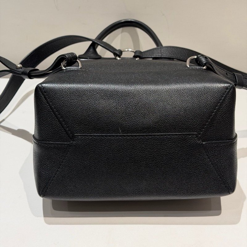 路易威登/Louis Vuitton Lock Me黑銀雙肩包-4